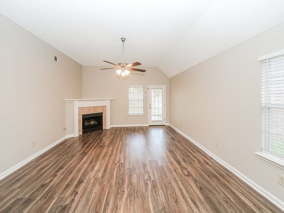 3rd image of 8274 Regal Bend Dr