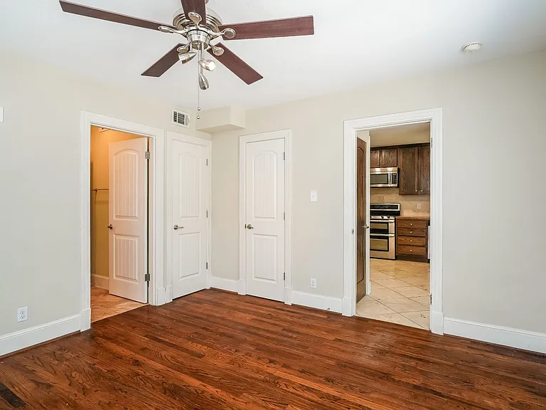 4536 Capitol Ave — Photo 8