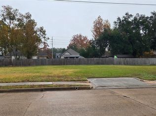 711 E Main St, Humble, TX 77338