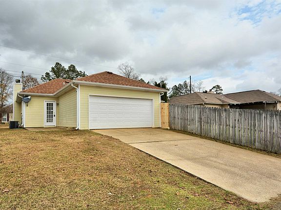 3rd image of 2033 Plantation Pkwy