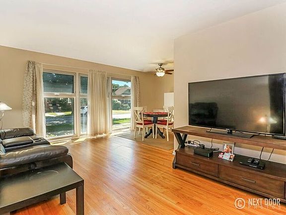 3rd image of 3804 Highland Ave