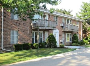 115 Concord Pl, Mequon, WI 53092