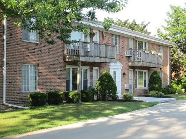 115 Concord Pl, Mequon, WI 53092