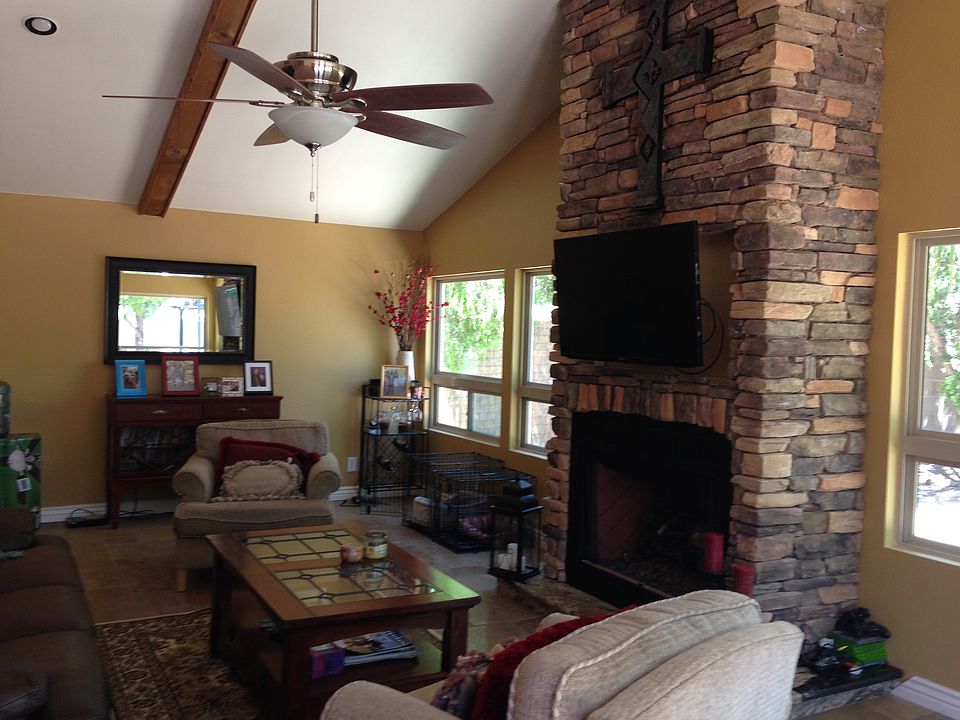1st image of 2518 E Larkspur Dr