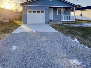 24 N Clinton St, The Plains, OH 45780