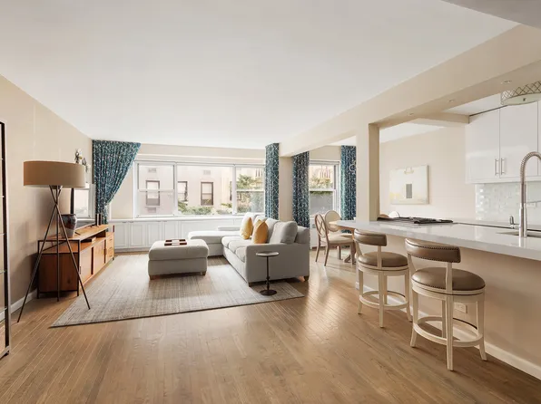 11 Fifth Avenue image 1 of 5