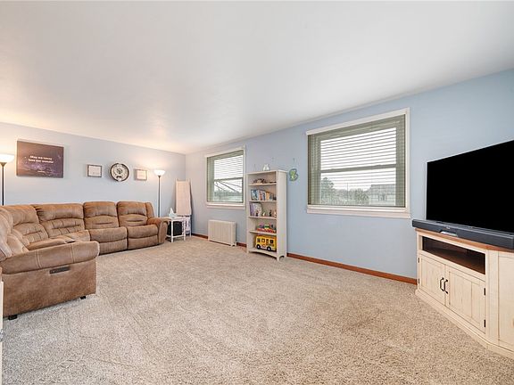 5th image of 1709 Wood St