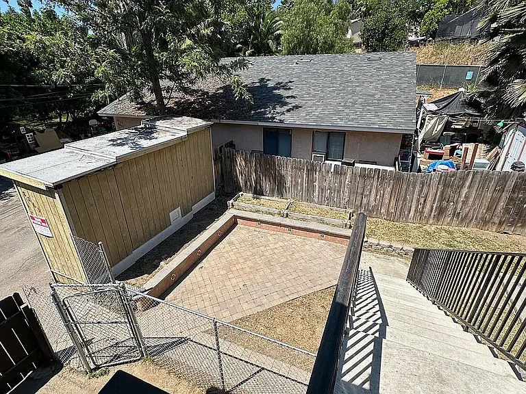 8263 Linden Rd — Photo 15