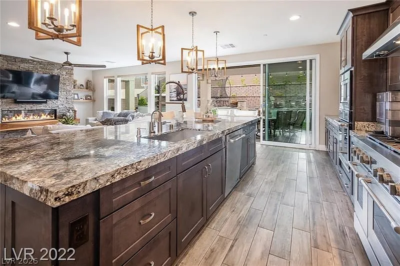 5 bed, 3.5 bath, 4110 sqft, $5,500 — Photo 3
