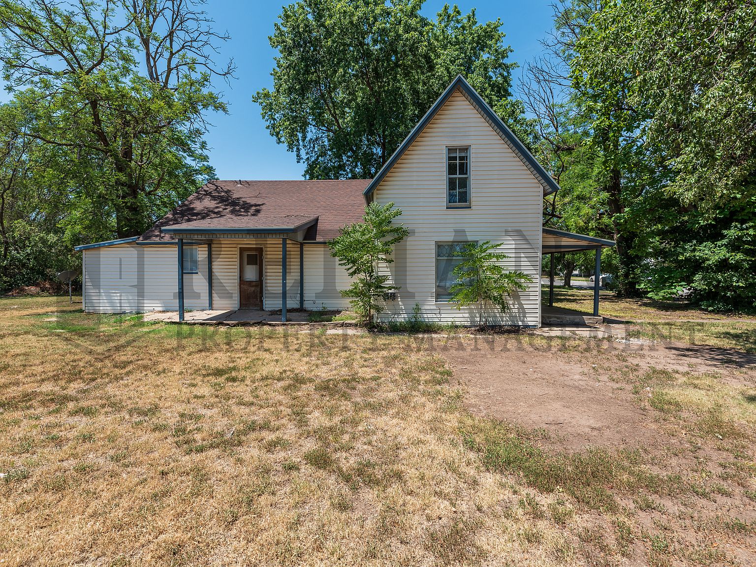 211 W Main St, Mount Hope, KS 67108 Zillow