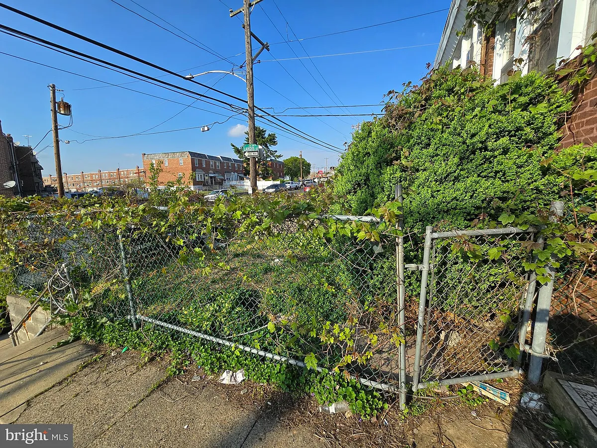 Building Photo - 5215 Tabor Rd