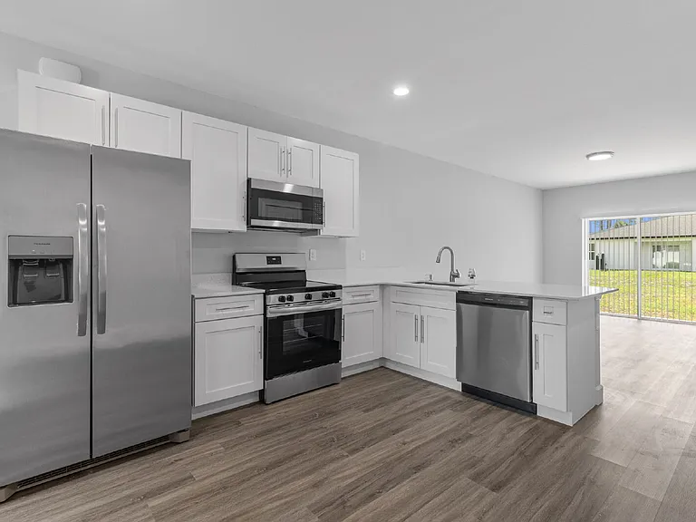 2226 Hilton St — Photo 3
