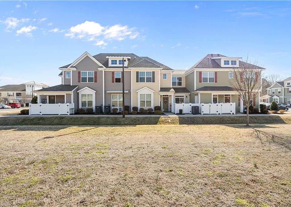 1st image of 820 Celia Ct
