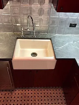 Sold by Flat Iron Real Estate | media 26