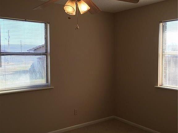 5th image of 301 W Kelli Ave