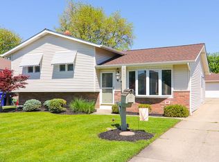 6407 Middlebrook Blvd, Brookpark, OH 44142