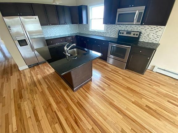 4th image of 385 Palisade Ave