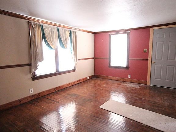 3rd image of 56803 Greenlawn Ave
