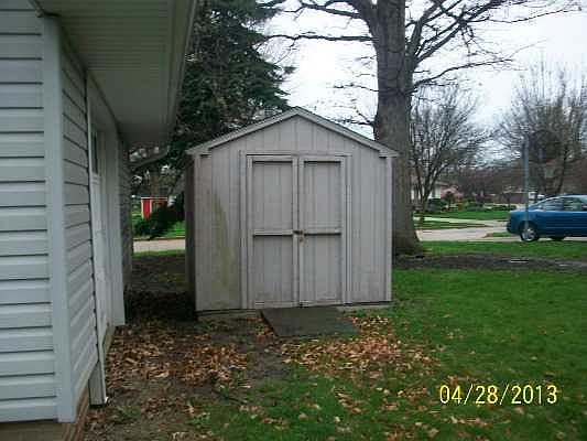 2nd image of 29475 Parkwood Dr