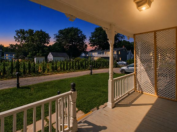 3rd image of 5 Vannatta Pl #5