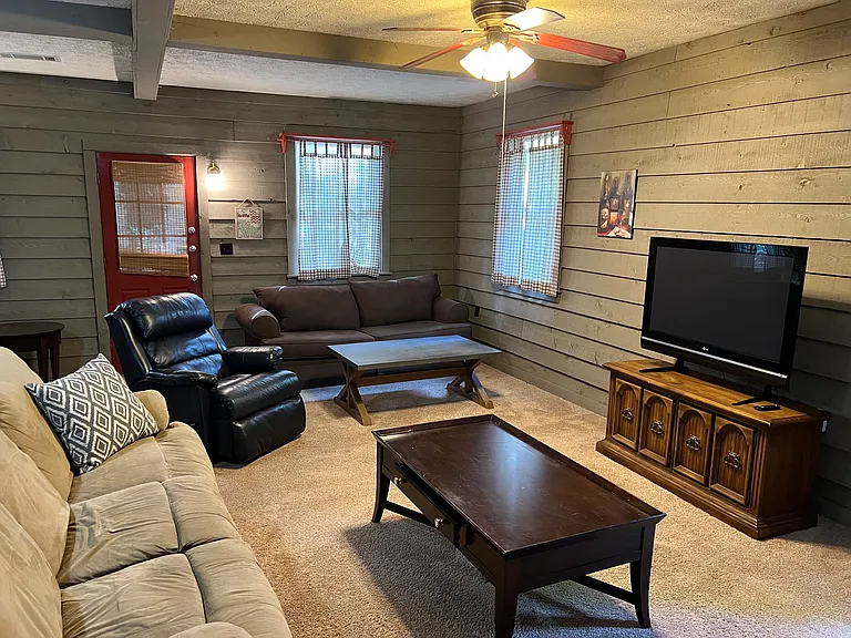 704 Mohawk Dr — Photo 32