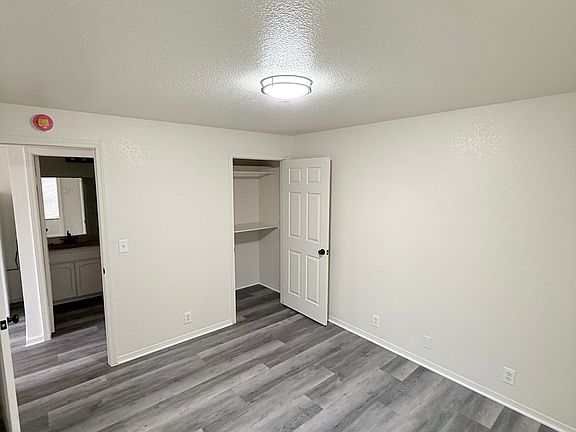 4th image of 997 Harlan Ave #995