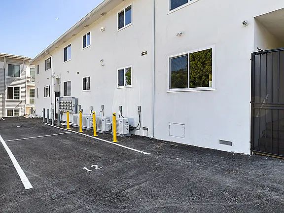 2nd image of 420 S Sepulveda Blvd APT 23