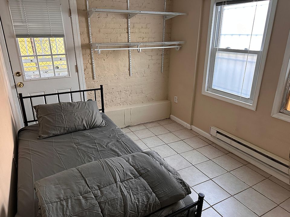 2nd image of 1407 W St NW