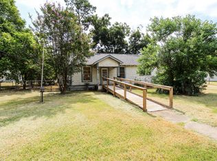 105 S Merrill St, New Boston, TX 75570
