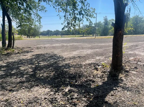 Walnut St, Greenville, TX 75401
