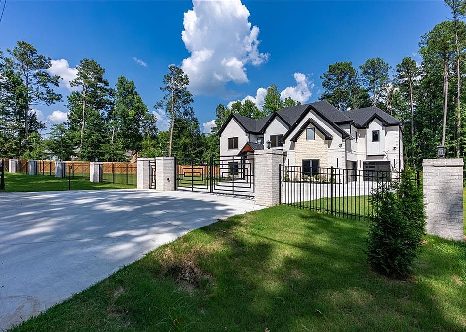 1st image of 1613 Azalea Dr