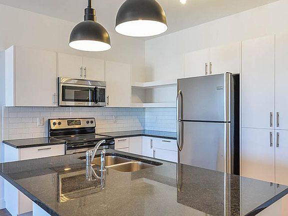 2nd image of 311 Willow St #305