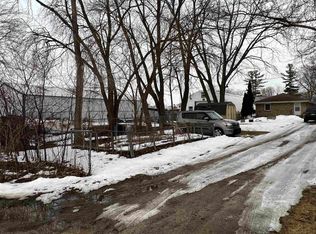 Broad St, Oshkosh, WI 54901