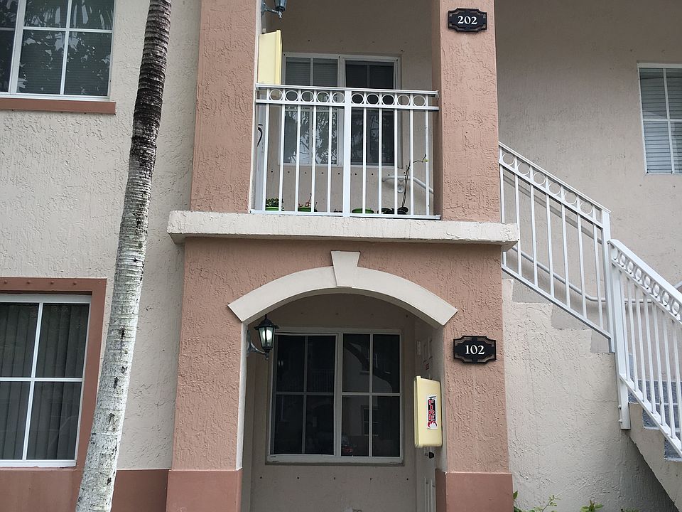 1st image of 1251 SE 28th Ct Unit 102