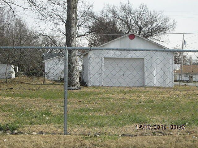 2nd image of 329 S Main St