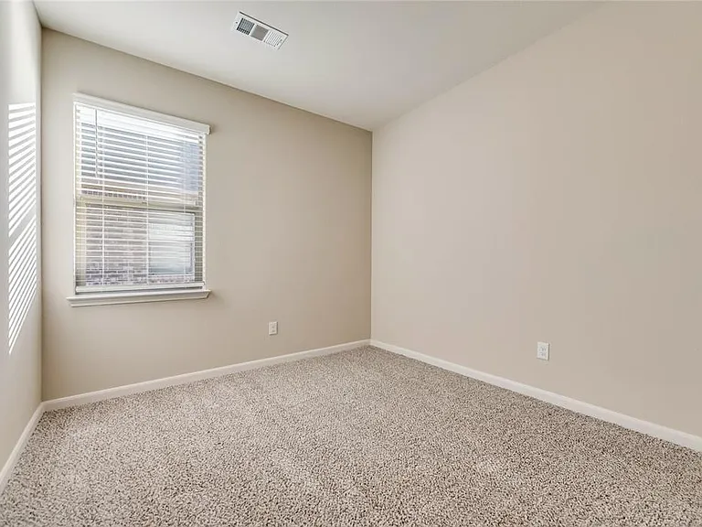 204 Lake Rdg — Photo 10