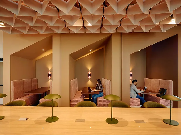 Sol Modern Phoenix Apartments Coworking Lounge