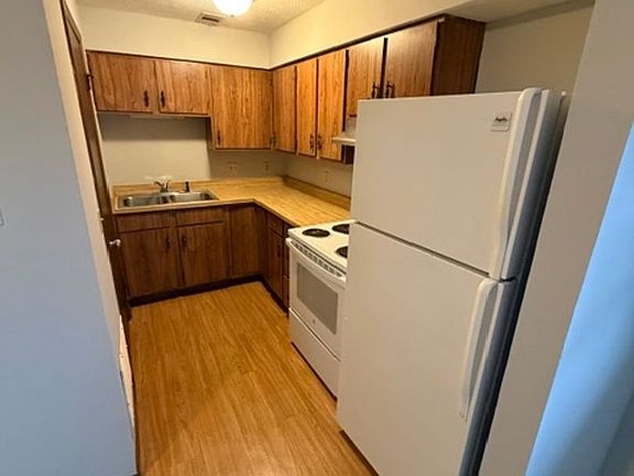 2nd image of 2326 Vogel Rd APT E