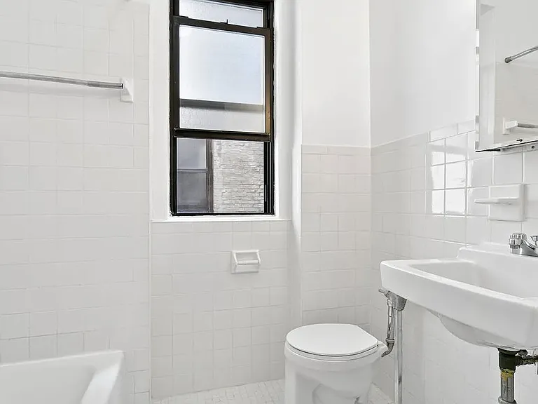 19 W 69th St #603 — Photo 10