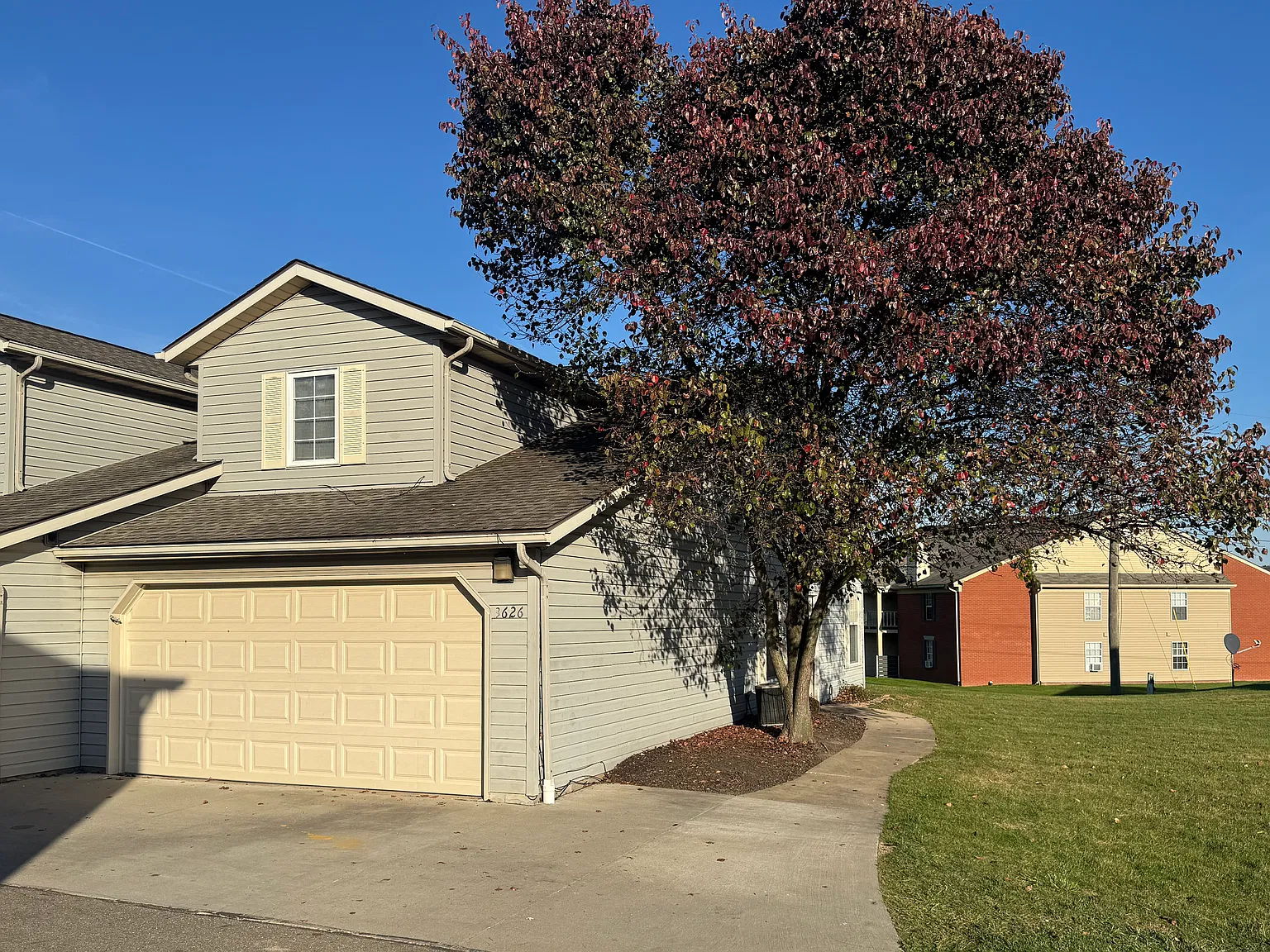 3 bed, $1,595 — Photo 1