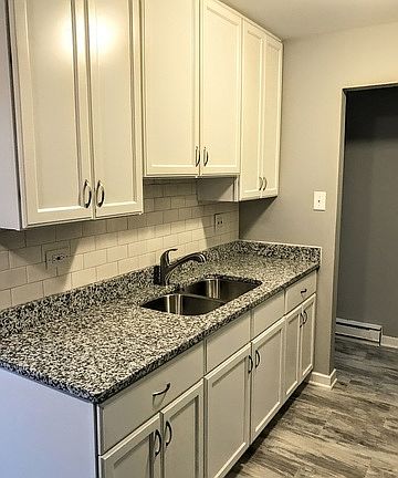3rd image of 18W030 Standish Ln
