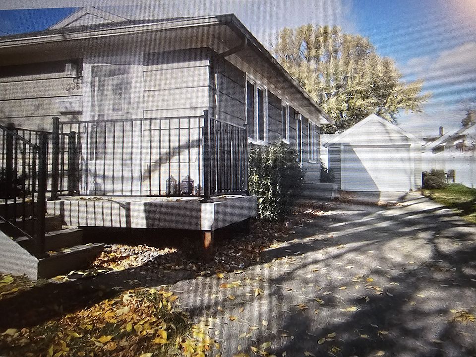 1st image of 1305 7th St NE