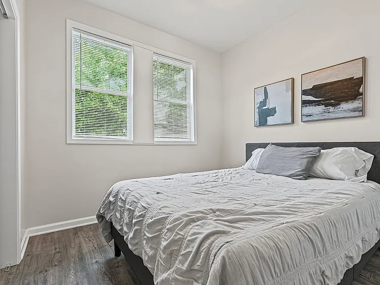 1148 Lexington Ave — Photo 8