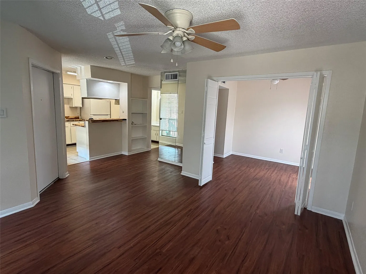 1 bed, 1.0 bath, 528 sqft, $875 — Photo 4