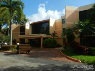 16401 Golf Club Rd APT 104, Weston, FL 33326