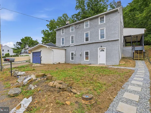 808 Maple Ln, Aston, PA 19014