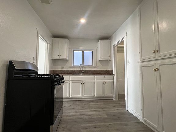 3rd image of 720 N Guadalupe Ave APT 4