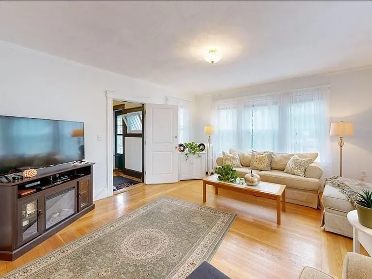 31 Blodgett Ave — Photo 11