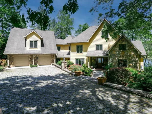 1688 Stonecrest Cir, Hiawassee, GA 30546