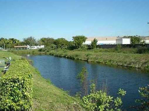 4th image of 10179 Twin Lakes Dr